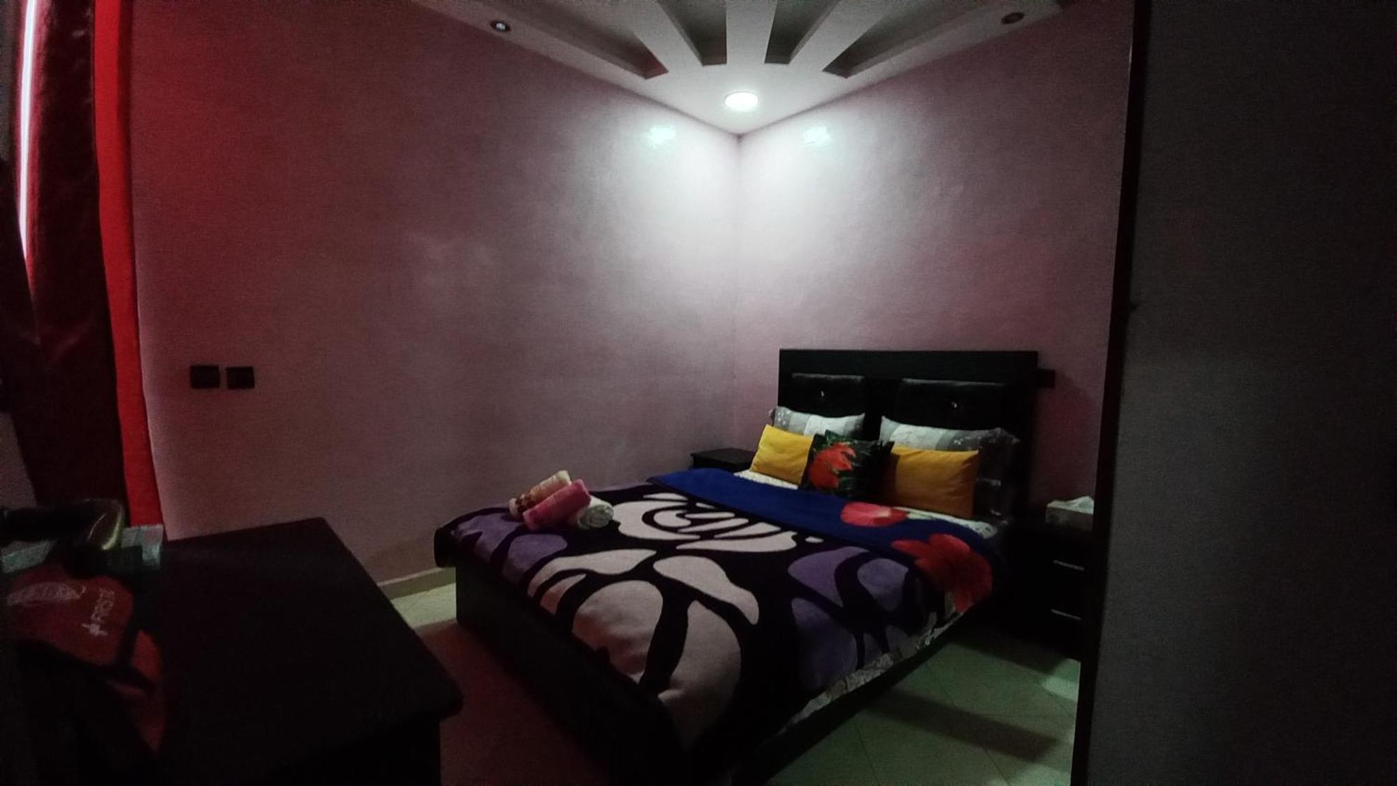 Chambre Prive Private Room Aeroport Mohamed 5 Deroua Luaran gambar